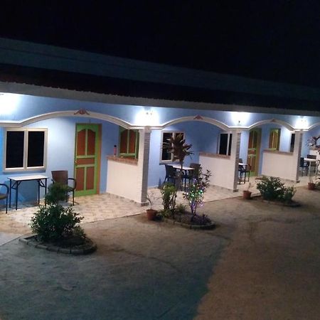 Mazza Nur Motel Pantai Cenang  Exterior photo