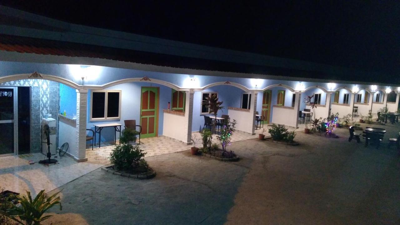 Mazza Nur Motel Pantai Cenang  Exterior photo