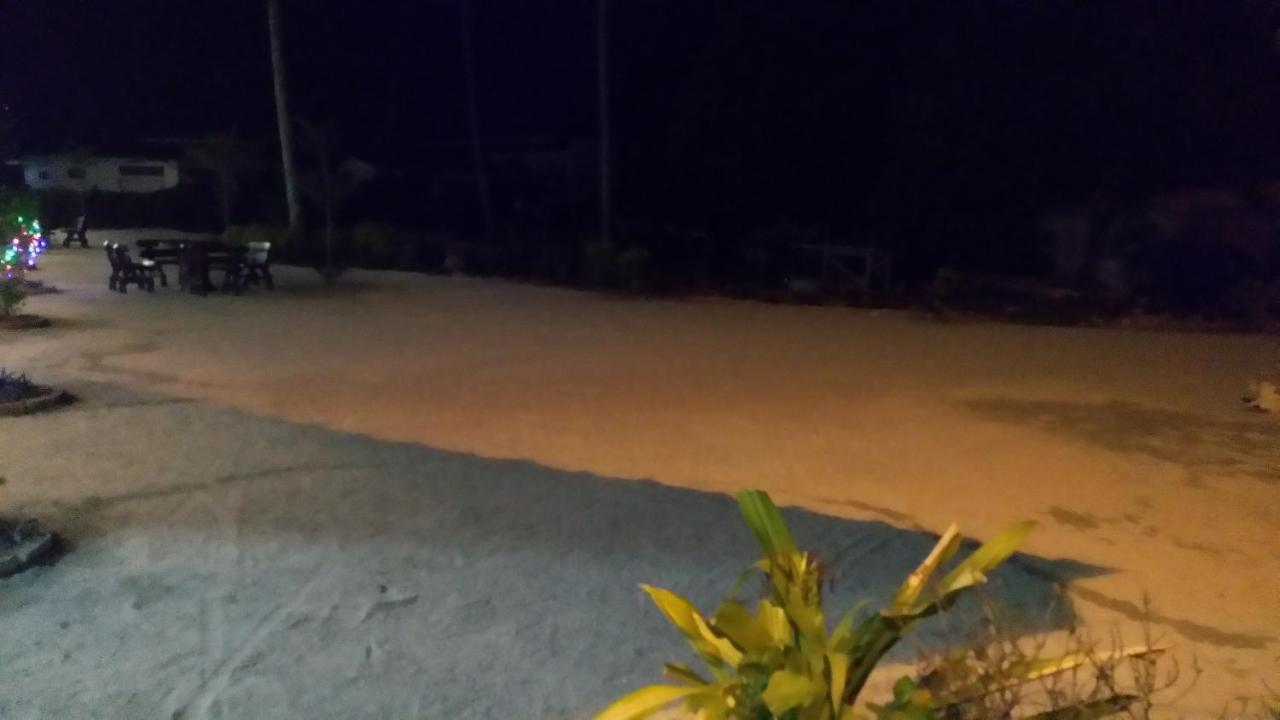 Mazza Nur Motel Pantai Cenang  Exterior photo