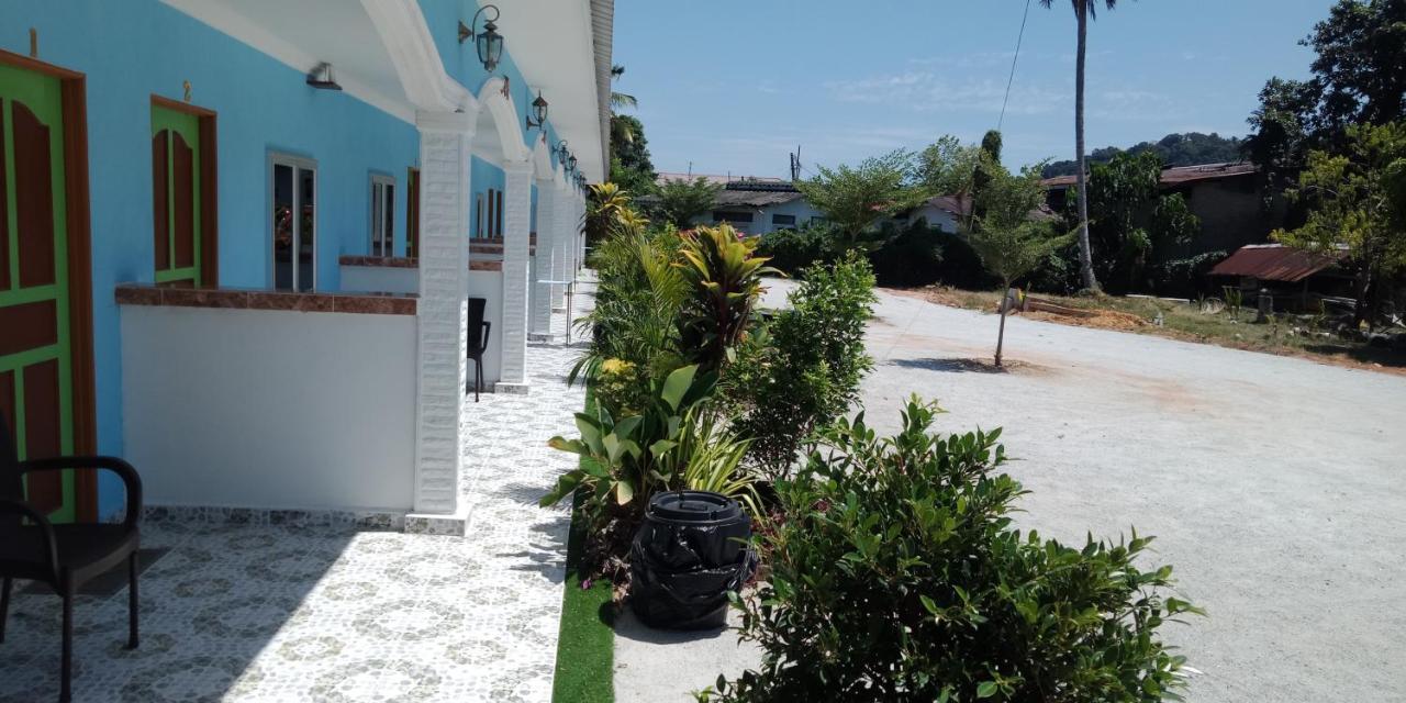 Mazza Nur Motel Pantai Cenang  Exterior photo